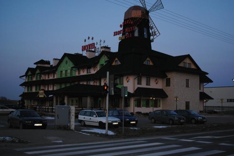 Hotel Zloty Mlyn Majkow Piotrkow Trybunalski Luaran gambar