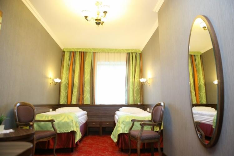 Hotel Zloty Mlyn Majkow Piotrkow Trybunalski Bilik gambar
