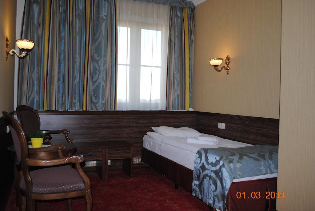 Hotel Zloty Mlyn Majkow Piotrkow Trybunalski Luaran gambar